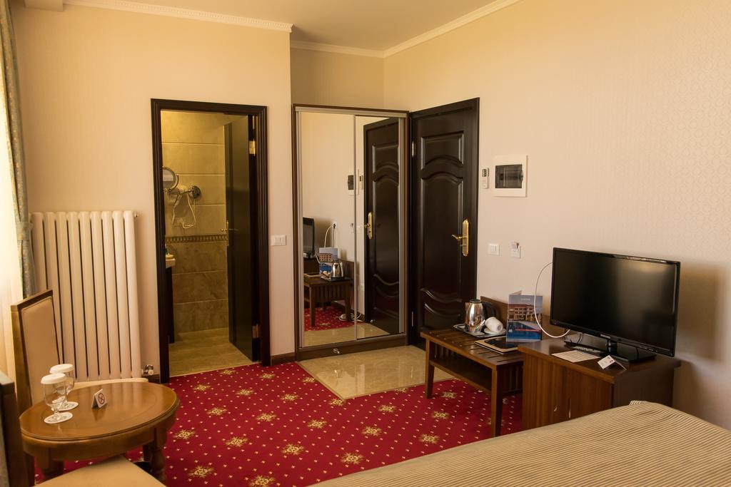 Elektra Vama Veche Hotel Ngoại thất bức ảnh